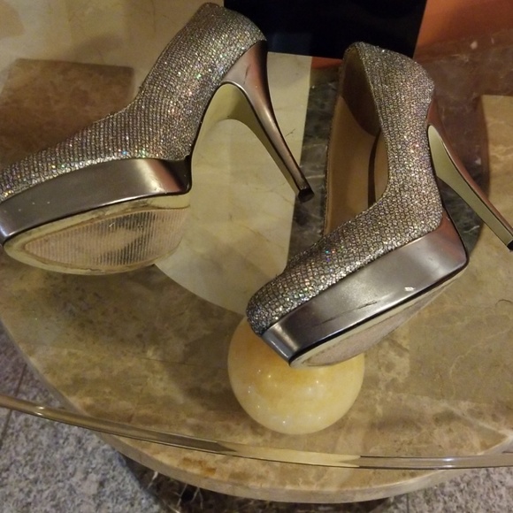 Shoes - Picture 2 of 4